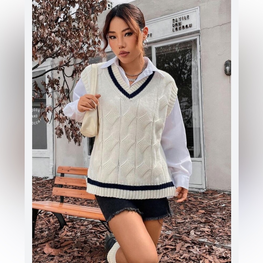 Cable Knit Sweater Vest Oversize Cream Black Contrast Crop Academia Preppy Crest - Picture 3 of 8